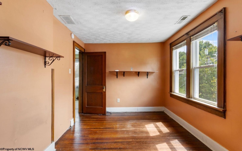 716 Elysian Avenue, Morgantown, West Virginia 26501, 3 Bedrooms Bedrooms, 6 Rooms Rooms,1 BathroomBathrooms,Single Family Detached,For Sale,Elysian,10161199