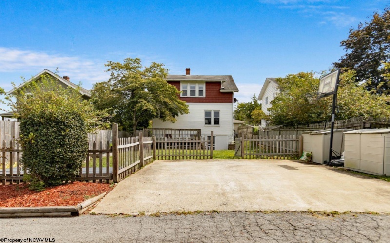 716 Elysian Avenue, Morgantown, West Virginia 26501, 3 Bedrooms Bedrooms, 6 Rooms Rooms,1 BathroomBathrooms,Single Family Detached,For Sale,Elysian,10161199