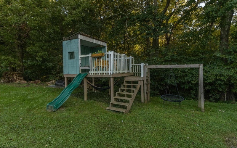 65 Sunrise Street, Worthington, West Virginia 26591, 3 Bedrooms Bedrooms, 8 Rooms Rooms,2 BathroomsBathrooms,Single Family Detached,For Sale,Sunrise,10161195