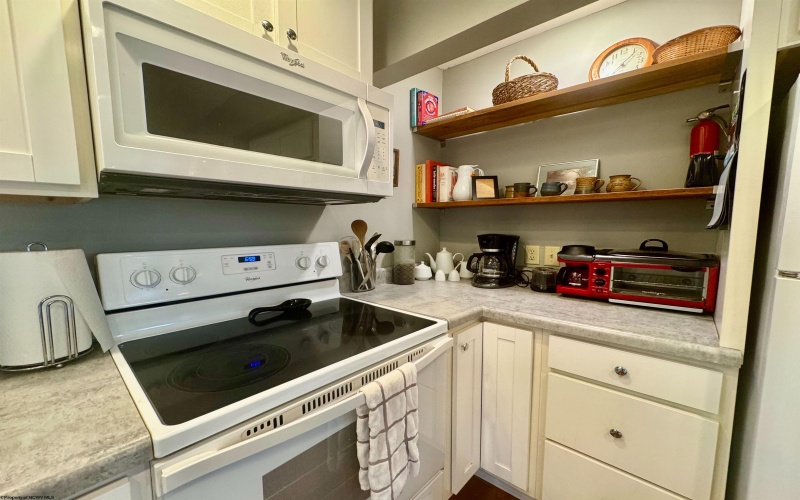 12 Oak Grove Cemetery Road, Terra Alta, West Virginia 26764, 3 Bedrooms Bedrooms, 11 Rooms Rooms,2 BathroomsBathrooms,Single Family Detached,For Sale,Oak Grove Cemetery,10161205