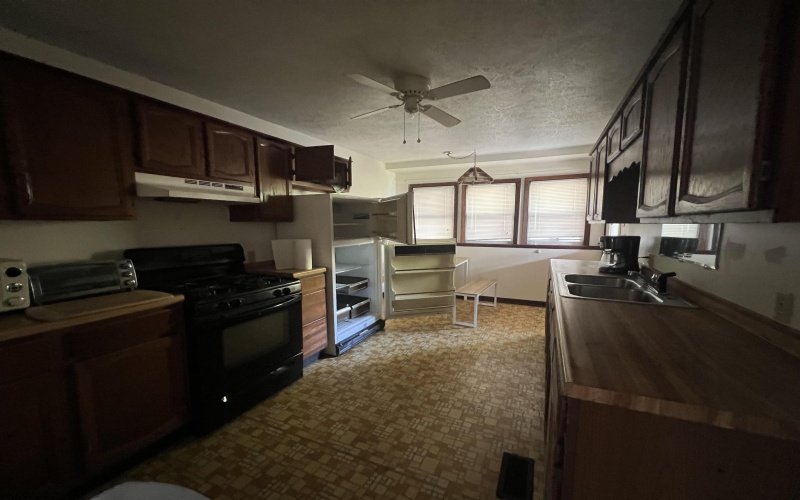 3420 Central Avenue, Farmington, West Virginia 26571, 2 Bedrooms Bedrooms, 5 Rooms Rooms,1 BathroomBathrooms,Single Family Detached,For Sale,Central,10161201