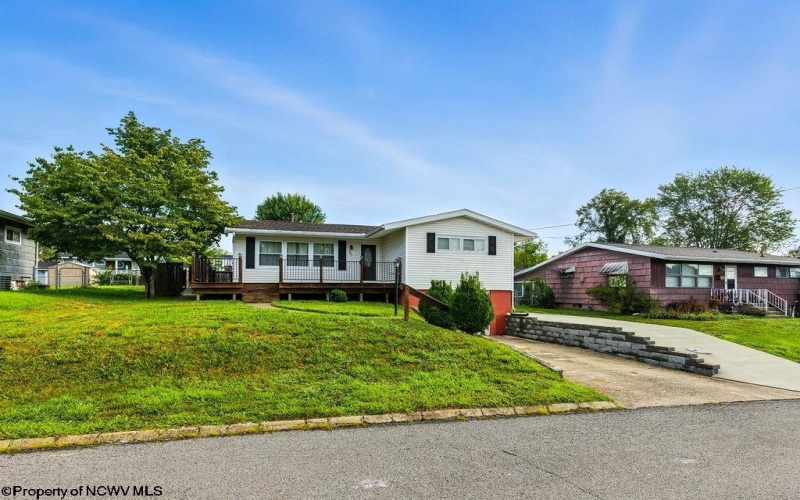 111 Circle Drive, Bridgeport, West Virginia 26330, 3 Bedrooms Bedrooms, 6 Rooms Rooms,2 BathroomsBathrooms,Single Family Detached,For Sale,Circle,10161217