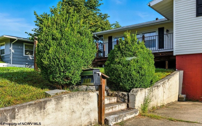 111 Circle Drive, Bridgeport, West Virginia 26330, 3 Bedrooms Bedrooms, 6 Rooms Rooms,2 BathroomsBathrooms,Single Family Detached,For Sale,Circle,10161217