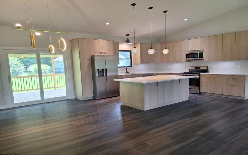 794 Laurel Park Road, Clarksburg, West Virginia 26301, 3 Bedrooms Bedrooms, 6 Rooms Rooms,2 BathroomsBathrooms,Single Family Detached,For Sale,Laurel Park,10159401