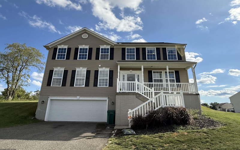 44 Ruby Drive, Bridgeport, West Virginia 26330-9299, 4 Bedrooms Bedrooms, 10 Rooms Rooms,3 BathroomsBathrooms,Single Family Detached,For Sale,Ruby,10161216