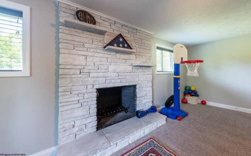665 Valley View Drive, Morgantown, West Virginia 26505, 3 Bedrooms Bedrooms, 8 Rooms Rooms,2 BathroomsBathrooms,Single Family Detached,For Sale,Valley View,10161231