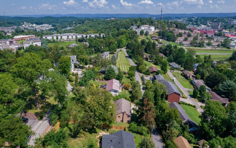 665 Valley View Drive, Morgantown, West Virginia 26505, 3 Bedrooms Bedrooms, 8 Rooms Rooms,2 BathroomsBathrooms,Single Family Detached,For Sale,Valley View,10161231