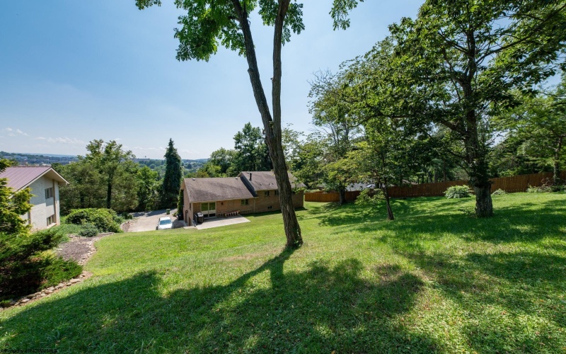 665 Valley View Drive, Morgantown, West Virginia 26505, 3 Bedrooms Bedrooms, 8 Rooms Rooms,2 BathroomsBathrooms,Single Family Detached,For Sale,Valley View,10161231