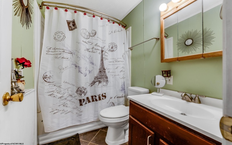 109 Apolla Drive, Morgantown, West Virginia 26501, 3 Bedrooms Bedrooms, 6 Rooms Rooms,2 BathroomsBathrooms,Single Family Detached,For Sale,Apolla,10161228