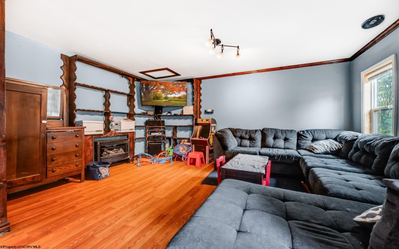 109 Apolla Drive, Morgantown, West Virginia 26501, 3 Bedrooms Bedrooms, 6 Rooms Rooms,2 BathroomsBathrooms,Single Family Detached,For Sale,Apolla,10161228