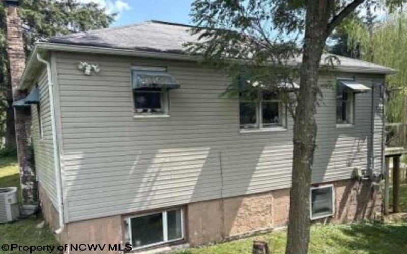 3368 FREEDOM Highway, Fairmont, West Virginia 26554, 2 Bedrooms Bedrooms, 4 Rooms Rooms,1 BathroomBathrooms,Single Family Detached,For Sale,FREEDOM,10161224