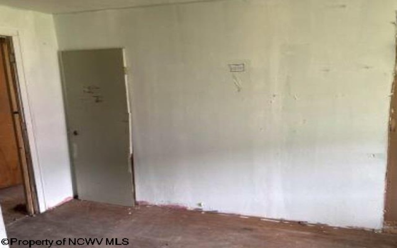 3368 FREEDOM Highway, Fairmont, West Virginia 26554, 2 Bedrooms Bedrooms, 4 Rooms Rooms,1 BathroomBathrooms,Single Family Detached,For Sale,FREEDOM,10161224