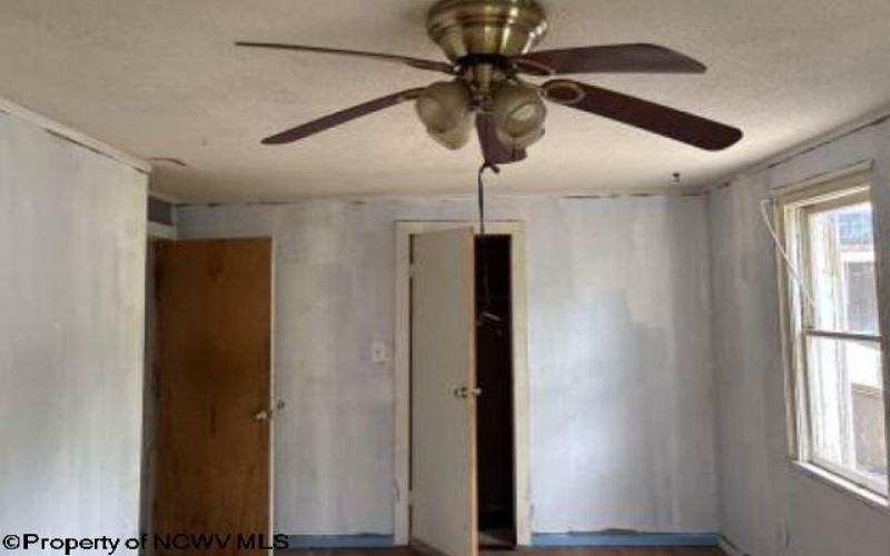 3368 FREEDOM Highway, Fairmont, West Virginia 26554, 2 Bedrooms Bedrooms, 4 Rooms Rooms,1 BathroomBathrooms,Single Family Detached,For Sale,FREEDOM,10161224