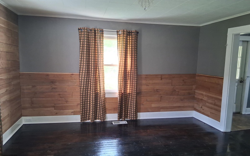 515 Elm Street, Grantsville, West Virginia 26147, 4 Bedrooms Bedrooms, 10 Rooms Rooms,2 BathroomsBathrooms,Single Family Detached,For Sale,Elm,10161222