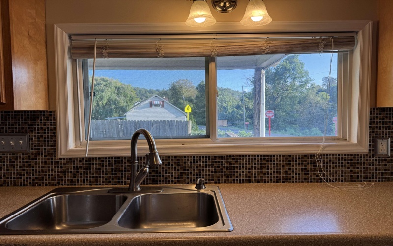 676 Cottage Avenue, Monongah, West Virginia 26554, 2 Bedrooms Bedrooms, 4 Rooms Rooms,1 BathroomBathrooms,Single Family Detached,For Sale,Cottage,10161223