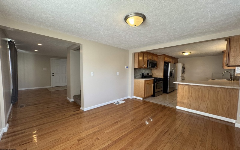 676 Cottage Avenue, Monongah, West Virginia 26554, 2 Bedrooms Bedrooms, 4 Rooms Rooms,1 BathroomBathrooms,Single Family Detached,For Sale,Cottage,10161223