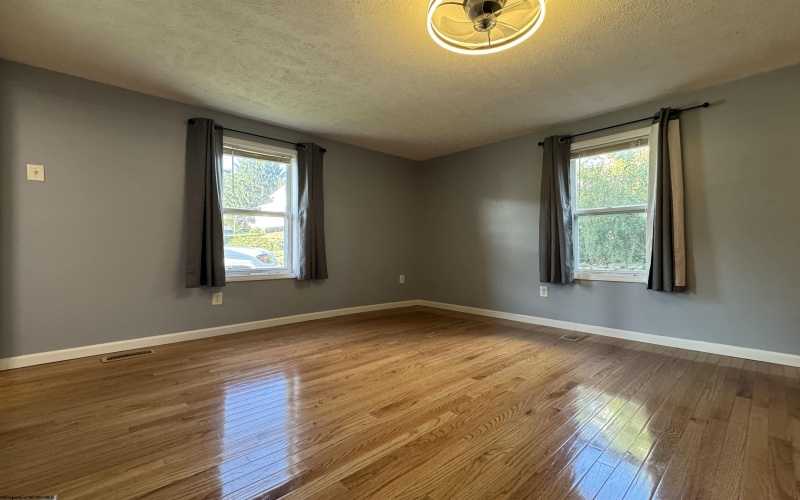 676 Cottage Avenue, Monongah, West Virginia 26554, 2 Bedrooms Bedrooms, 4 Rooms Rooms,1 BathroomBathrooms,Single Family Detached,For Sale,Cottage,10161223