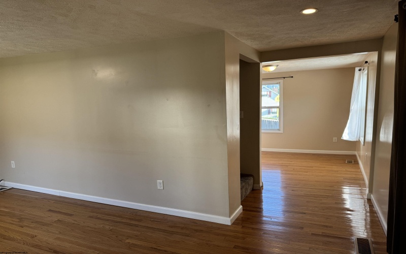 676 Cottage Avenue, Monongah, West Virginia 26554, 2 Bedrooms Bedrooms, 4 Rooms Rooms,1 BathroomBathrooms,Single Family Detached,For Sale,Cottage,10161223