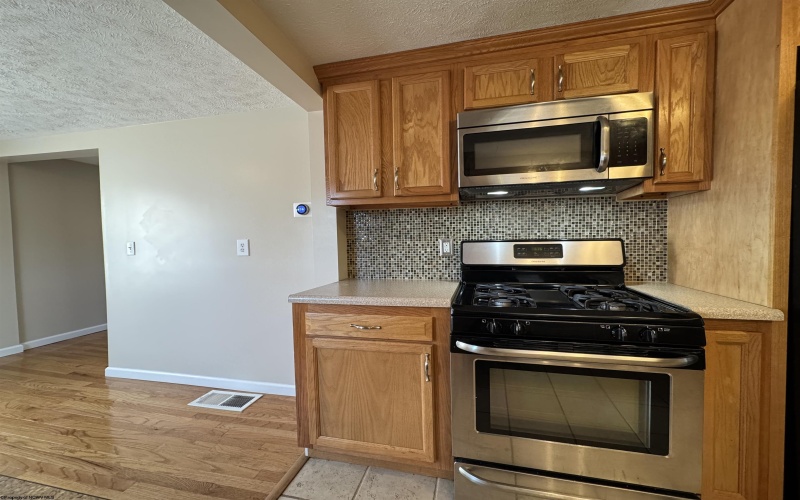 676 Cottage Avenue, Monongah, West Virginia 26554, 2 Bedrooms Bedrooms, 4 Rooms Rooms,1 BathroomBathrooms,Single Family Detached,For Sale,Cottage,10161223