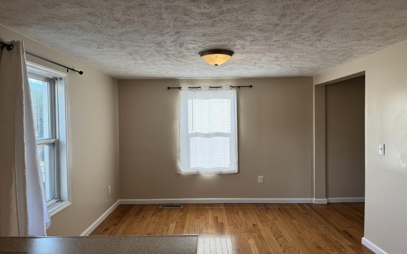 676 Cottage Avenue, Monongah, West Virginia 26554, 2 Bedrooms Bedrooms, 4 Rooms Rooms,1 BathroomBathrooms,Single Family Detached,For Sale,Cottage,10161223