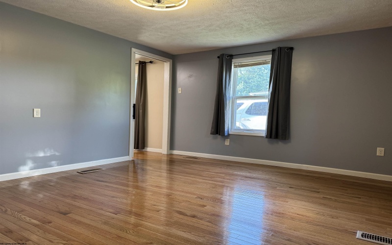 676 Cottage Avenue, Monongah, West Virginia 26554, 2 Bedrooms Bedrooms, 4 Rooms Rooms,1 BathroomBathrooms,Single Family Detached,For Sale,Cottage,10161223