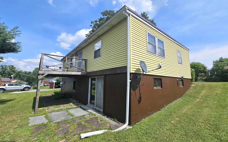 1630 Fairfield Road, Fairmont, West Virginia 26554, 2 Bedrooms Bedrooms, 6 Rooms Rooms,1 BathroomBathrooms,Single Family Detached,For Sale,Fairfield,10161256