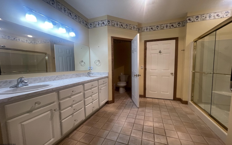 10 Jarrett Drive, Buckhannon, West Virginia 26201-8917, 3 Bedrooms Bedrooms, 8 Rooms Rooms,2 BathroomsBathrooms,Single Family Detached,For Sale,Jarrett,10161255