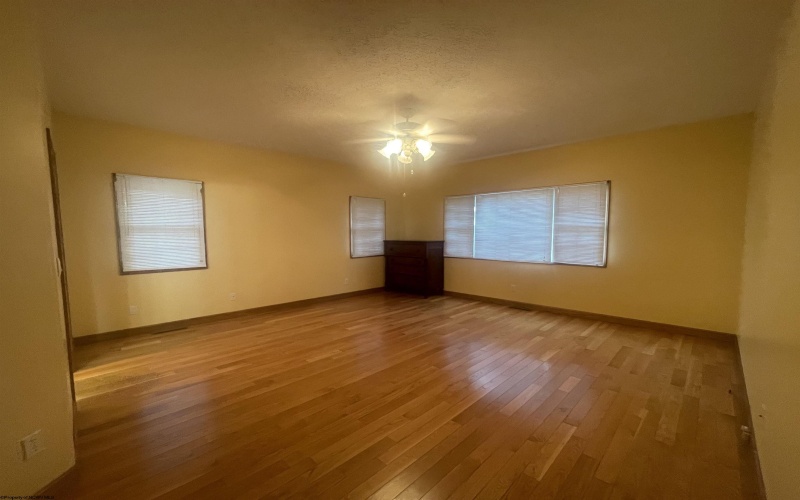10 Jarrett Drive, Buckhannon, West Virginia 26201-8917, 3 Bedrooms Bedrooms, 8 Rooms Rooms,2 BathroomsBathrooms,Single Family Detached,For Sale,Jarrett,10161255