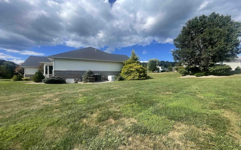 10 Jarrett Drive, Buckhannon, West Virginia 26201-8917, 3 Bedrooms Bedrooms, 8 Rooms Rooms,2 BathroomsBathrooms,Single Family Detached,For Sale,Jarrett,10161255