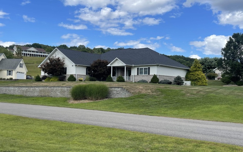 10 Jarrett Drive, Buckhannon, West Virginia 26201-8917, 3 Bedrooms Bedrooms, 8 Rooms Rooms,2 BathroomsBathrooms,Single Family Detached,For Sale,Jarrett,10161255