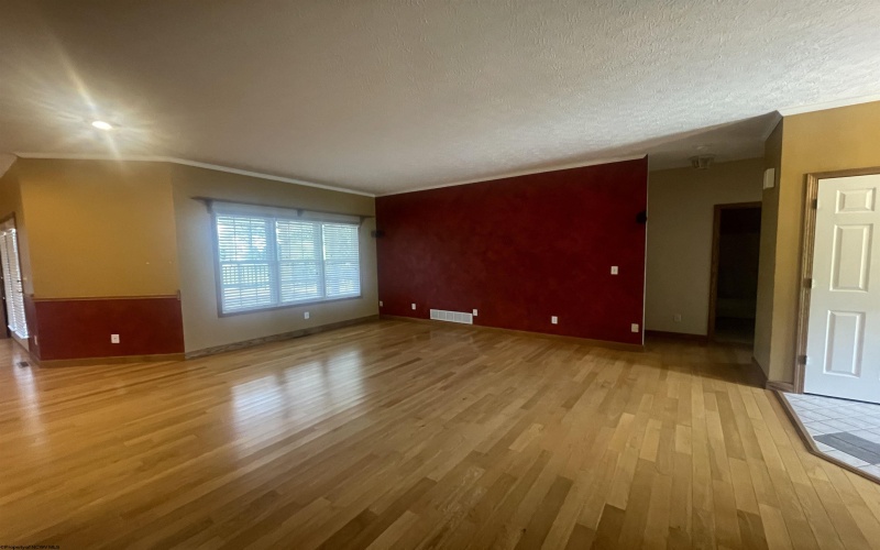10 Jarrett Drive, Buckhannon, West Virginia 26201-8917, 3 Bedrooms Bedrooms, 8 Rooms Rooms,2 BathroomsBathrooms,Single Family Detached,For Sale,Jarrett,10161255