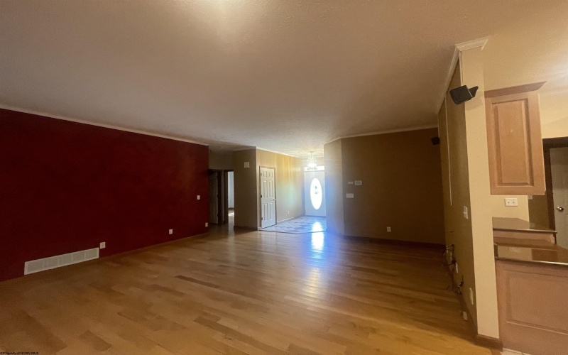 10 Jarrett Drive, Buckhannon, West Virginia 26201-8917, 3 Bedrooms Bedrooms, 8 Rooms Rooms,2 BathroomsBathrooms,Single Family Detached,For Sale,Jarrett,10161255