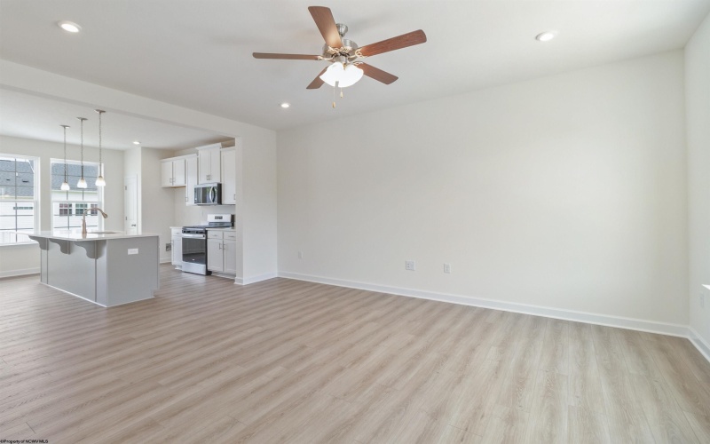 30 Dover Court, Bridgeport, West Virginia 26330-0000, 3 Bedrooms Bedrooms, 6 Rooms Rooms,4 BathroomsBathrooms,Residential Rentals,For Rent,Dover,10161249