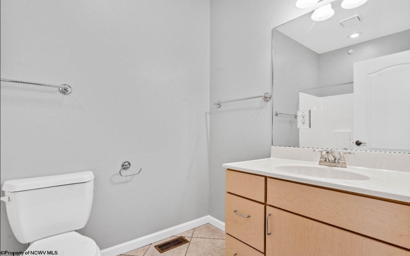 220 Fountain View Drive, Morgantown, West Virginia 26505, 2 Bedrooms Bedrooms, 5 Rooms Rooms,2 BathroomsBathrooms,Single Family Attached,For Sale,Fountain View,10161237
