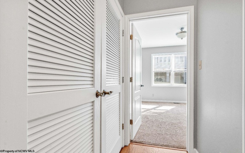 220 Fountain View Drive, Morgantown, West Virginia 26505, 2 Bedrooms Bedrooms, 5 Rooms Rooms,2 BathroomsBathrooms,Single Family Attached,For Sale,Fountain View,10161237
