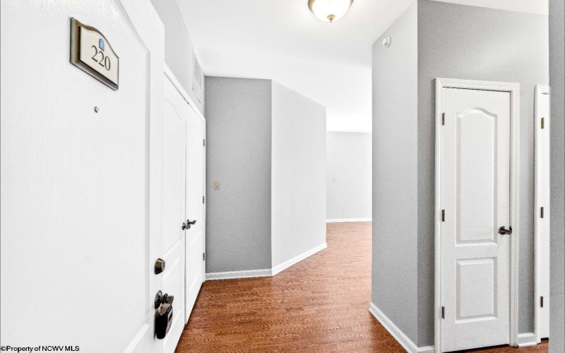 220 Fountain View Drive, Morgantown, West Virginia 26505, 2 Bedrooms Bedrooms, 5 Rooms Rooms,2 BathroomsBathrooms,Single Family Attached,For Sale,Fountain View,10161237