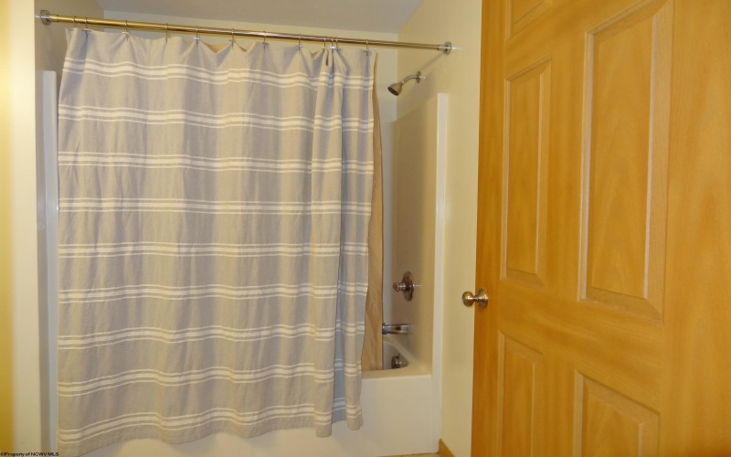 113 Creekside Drive, Morgantown, West Virginia 26508, 1 Bedroom Bedrooms, 3 Rooms Rooms,1 BathroomBathrooms,Single Family Attached,For Sale,Creekside,10161243