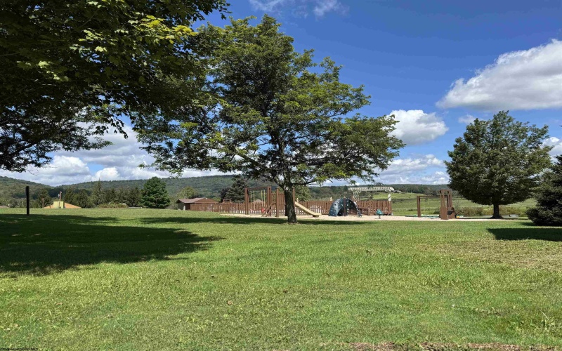 78 Deerfield Circle, Davis, West Virginia 26260, 3 Bedrooms Bedrooms, 8 Rooms Rooms,2 BathroomsBathrooms,Single Family Attached,For Sale,Deerfield,10161244