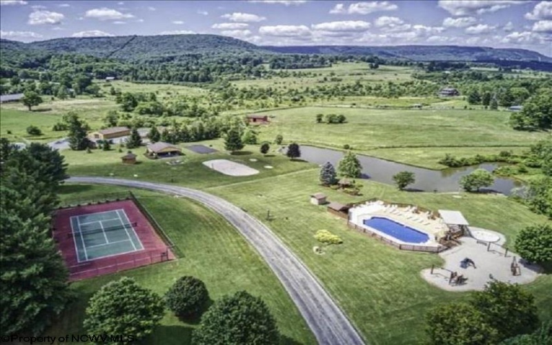 78 Deerfield Circle, Davis, West Virginia 26260, 3 Bedrooms Bedrooms, 8 Rooms Rooms,2 BathroomsBathrooms,Single Family Attached,For Sale,Deerfield,10161244