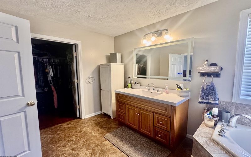 83 Burnt Cabin Road, Fairmont, West Virginia 26554, 4 Bedrooms Bedrooms, 8 Rooms Rooms,2 BathroomsBathrooms,Single Family Detached,For Sale,Burnt Cabin,10161254