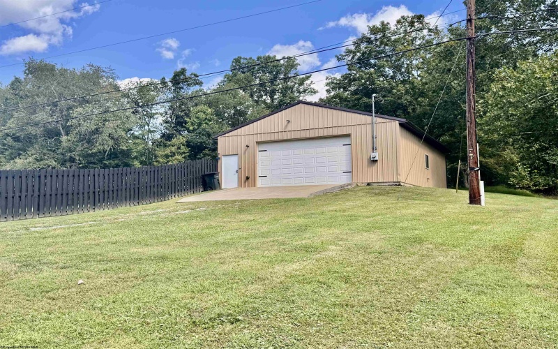 83 Burnt Cabin Road, Fairmont, West Virginia 26554, 4 Bedrooms Bedrooms, 8 Rooms Rooms,2 BathroomsBathrooms,Single Family Detached,For Sale,Burnt Cabin,10161254