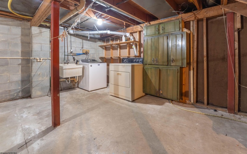 1016 Village Drive, Morgantown, West Virginia 26505, 4 Bedrooms Bedrooms, 8 Rooms Rooms,2 BathroomsBathrooms,Single Family Detached,For Sale,Village,10161252