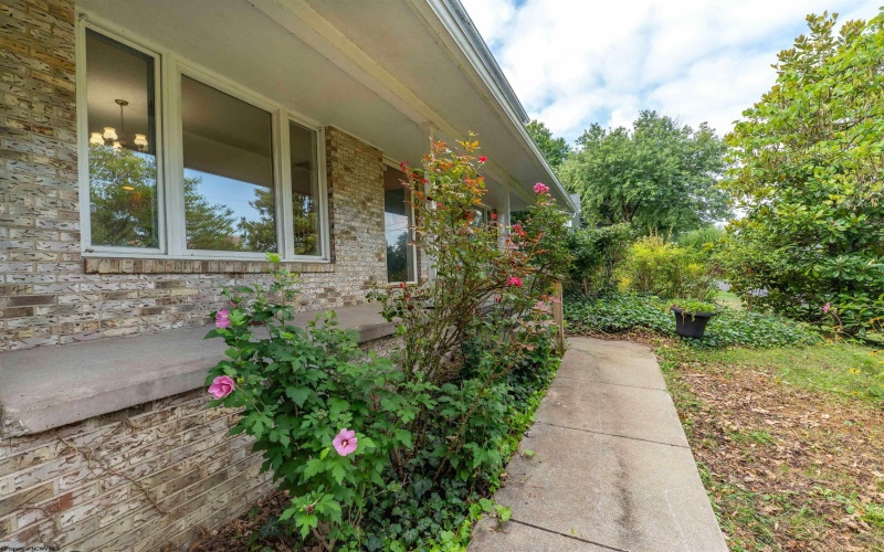 1016 Village Drive, Morgantown, West Virginia 26505, 4 Bedrooms Bedrooms, 8 Rooms Rooms,2 BathroomsBathrooms,Single Family Detached,For Sale,Village,10161252