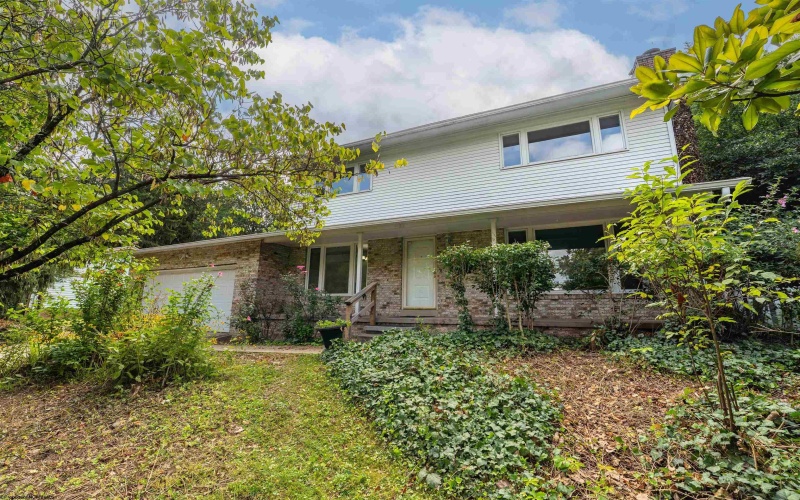 1016 Village Drive, Morgantown, West Virginia 26505, 4 Bedrooms Bedrooms, 8 Rooms Rooms,2 BathroomsBathrooms,Single Family Detached,For Sale,Village,10161252