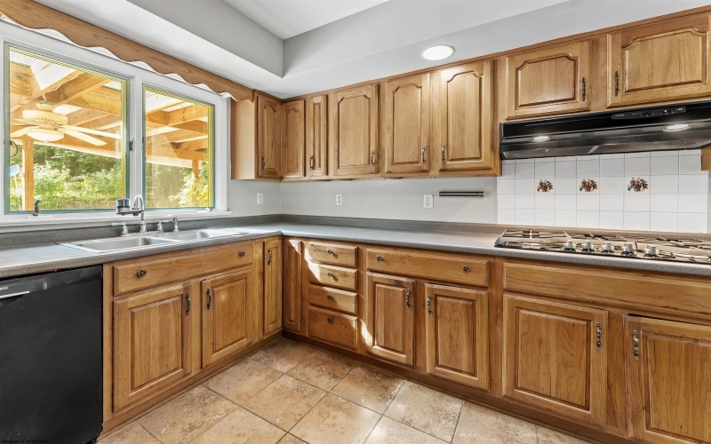 1016 Village Drive, Morgantown, West Virginia 26505, 4 Bedrooms Bedrooms, 8 Rooms Rooms,2 BathroomsBathrooms,Single Family Detached,For Sale,Village,10161252