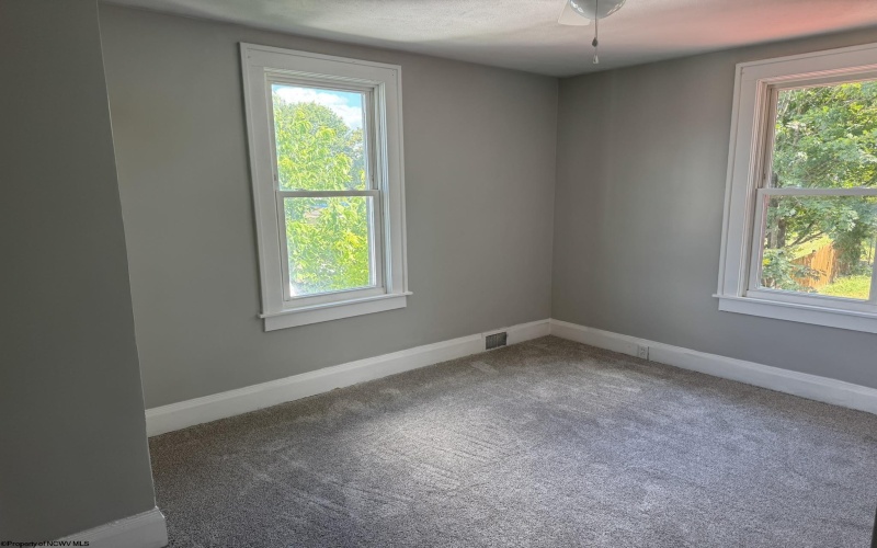 309 Hedge Street, Clarksburg, West Virginia 26301, 5 Bedrooms Bedrooms, 8 Rooms Rooms,2 BathroomsBathrooms,Single Family Detached,For Sale,Hedge,10161251