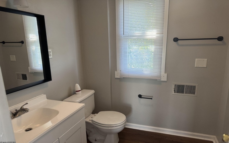 309 Hedge Street, Clarksburg, West Virginia 26301, 5 Bedrooms Bedrooms, 8 Rooms Rooms,2 BathroomsBathrooms,Single Family Detached,For Sale,Hedge,10161251