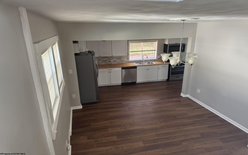 309 Hedge Street, Clarksburg, West Virginia 26301, 5 Bedrooms Bedrooms, 8 Rooms Rooms,2 BathroomsBathrooms,Single Family Detached,For Sale,Hedge,10161251