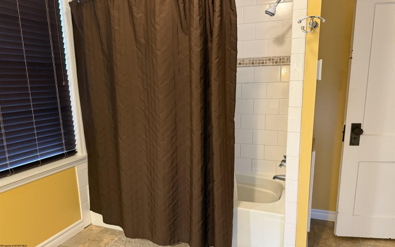 116 Elkins Street, Fairmont, West Virginia 26554, 3 Bedrooms Bedrooms, 7 Rooms Rooms,1 BathroomBathrooms,Single Family Detached,For Sale,Elkins,10161250