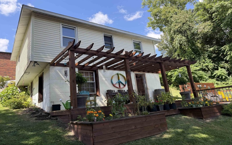 116 Elkins Street, Fairmont, West Virginia 26554, 3 Bedrooms Bedrooms, 7 Rooms Rooms,1 BathroomBathrooms,Single Family Detached,For Sale,Elkins,10161250